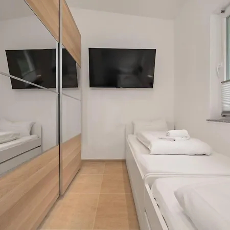 Ferienhaus-anton-charlotte Schwarz (Mecklenburgische Seenplatte)